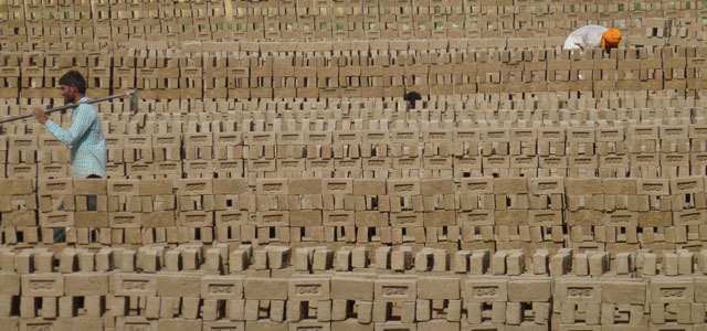 workers in indian brick kiln
