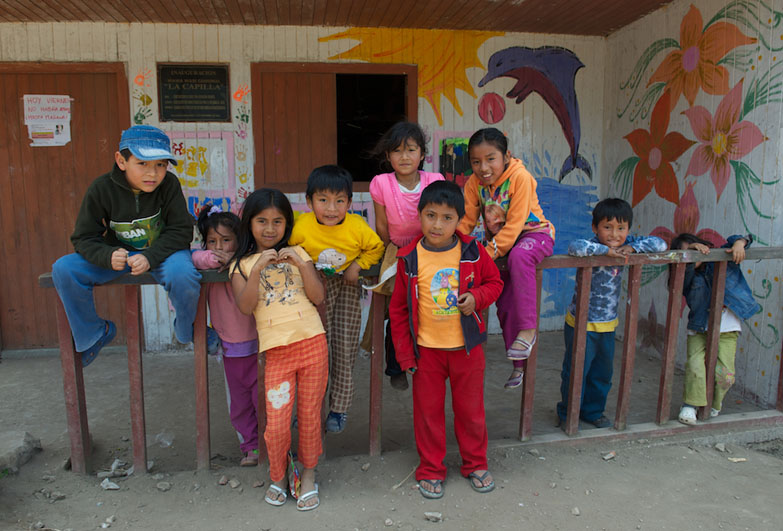 Children in Peru outside community centre for domestic workers