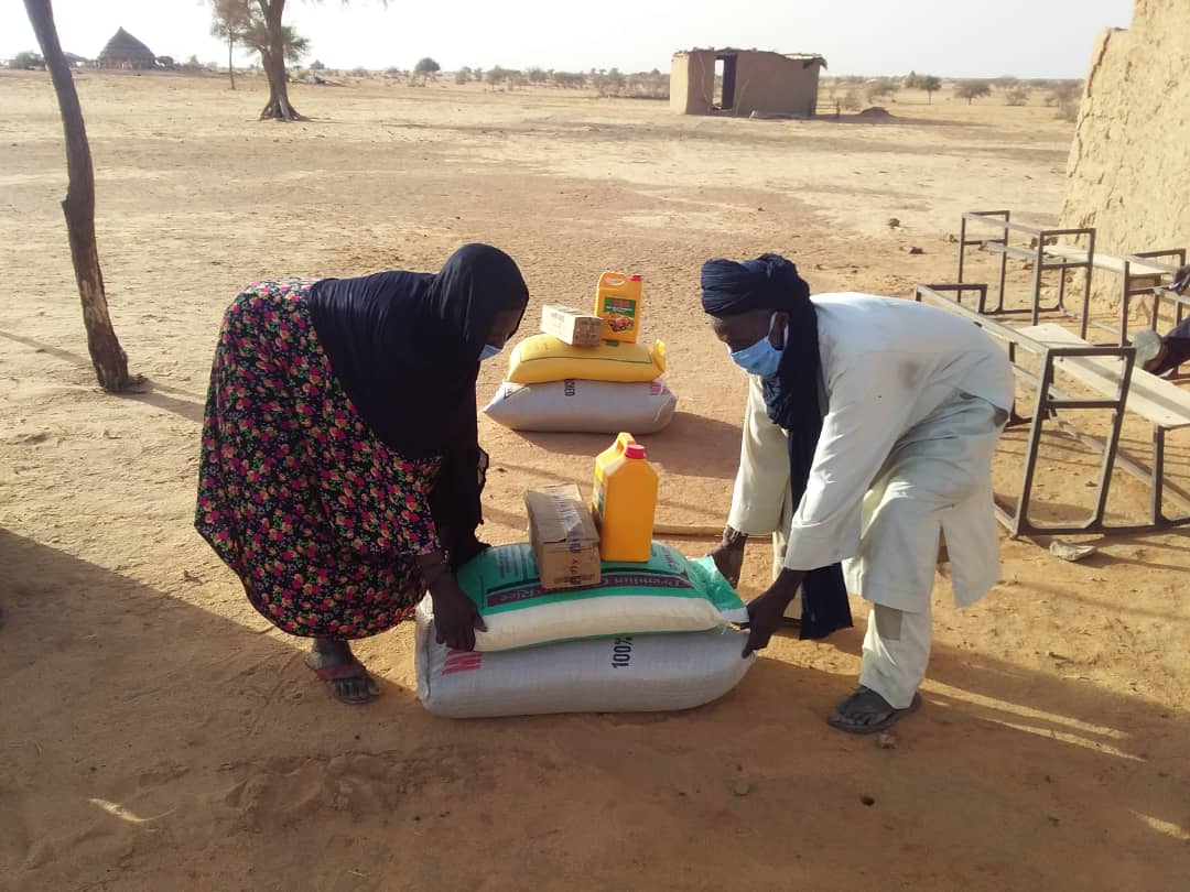 Niger slave descend children in school