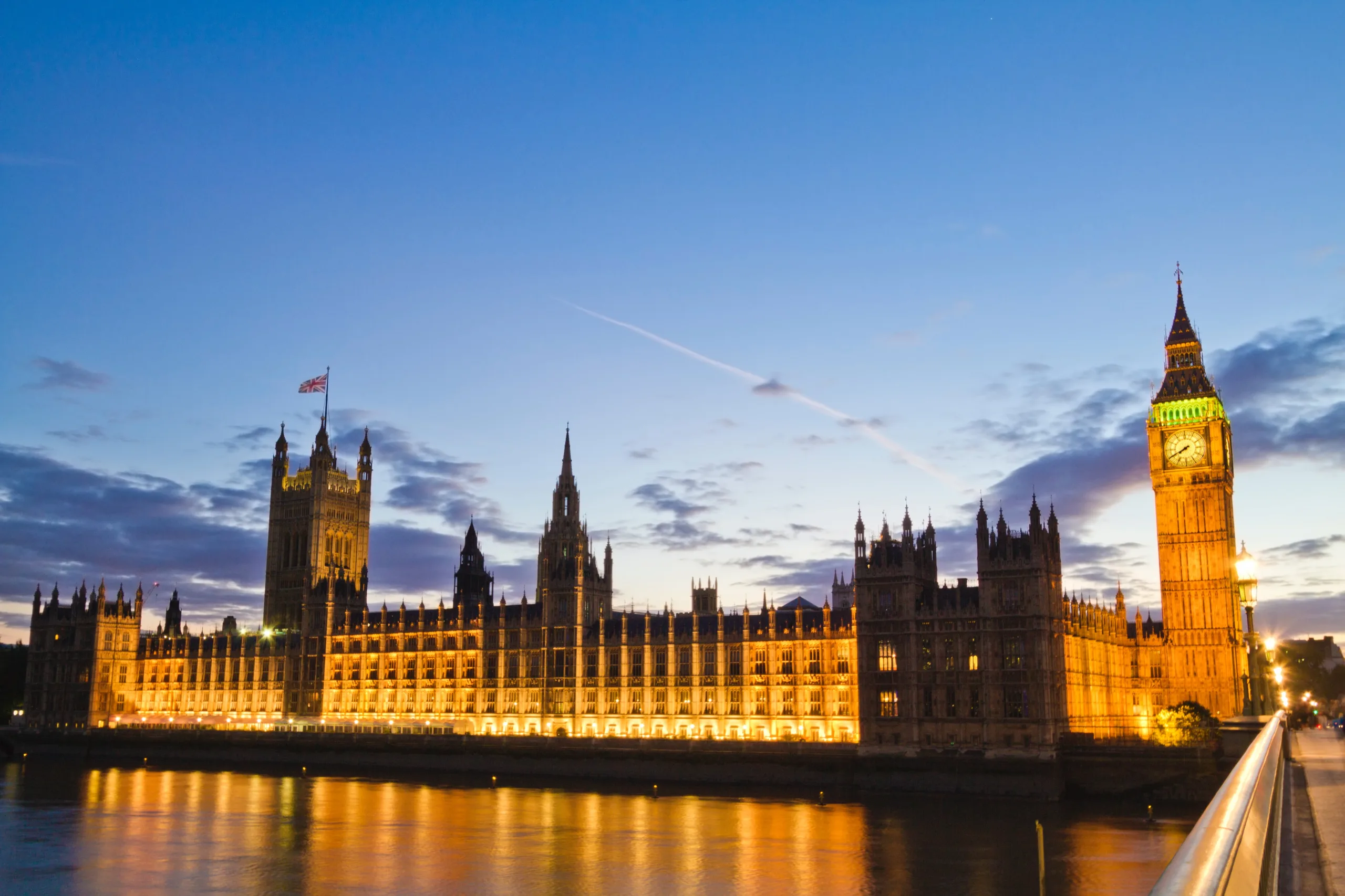 The UK houses of Parliament in the evening